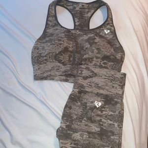 Women’s Best Camo Seamless Set